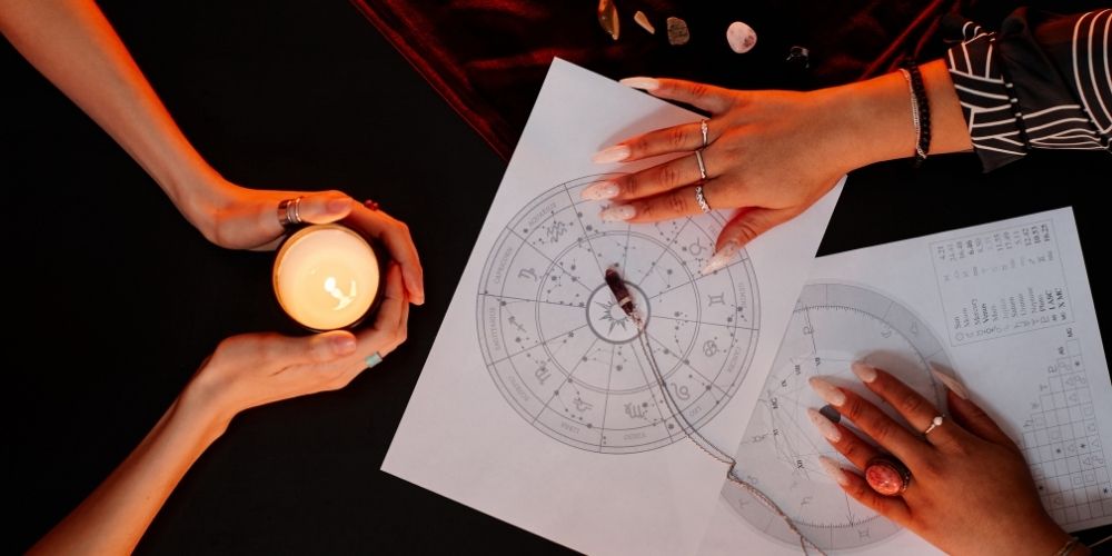 LOVE COMPATIBILITY HOROSCOPE: WHAT THE STARS TELL YOU